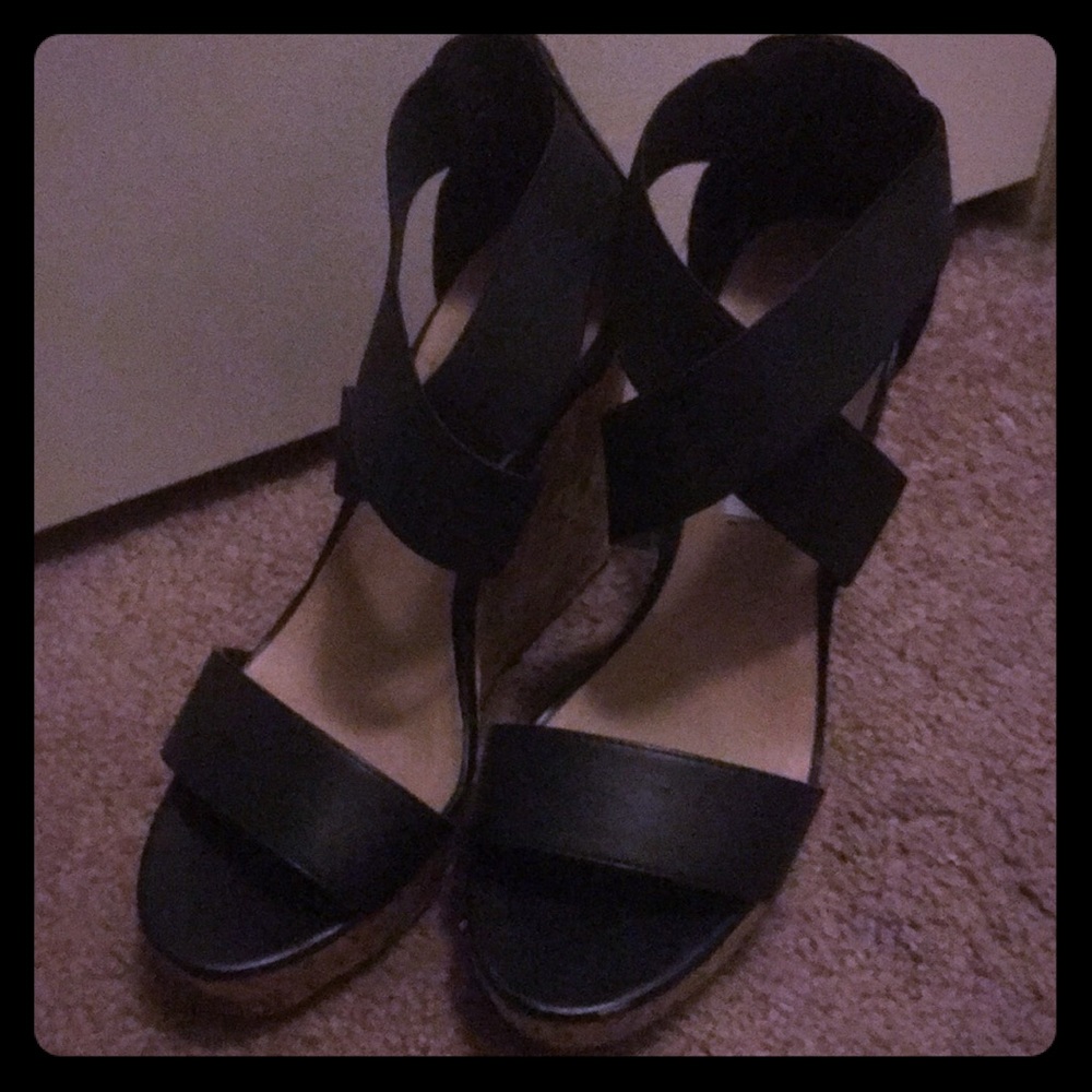 Steve Madden Black wedges